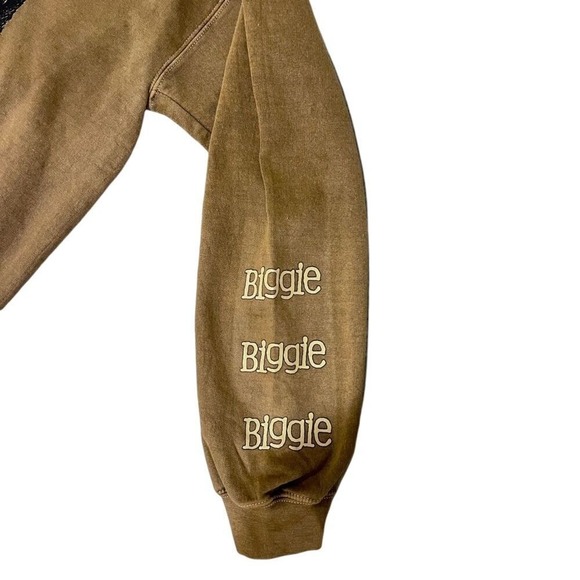 Vintage Biggie Smalls Hip Hop Rap Brown Crewneck Sweatshirt with Sleeve Print - Picture 3 of 5